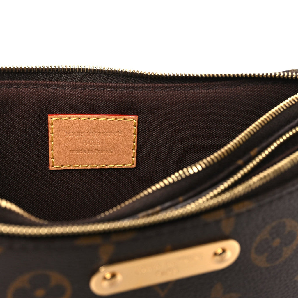 Monogram Liv Pochette