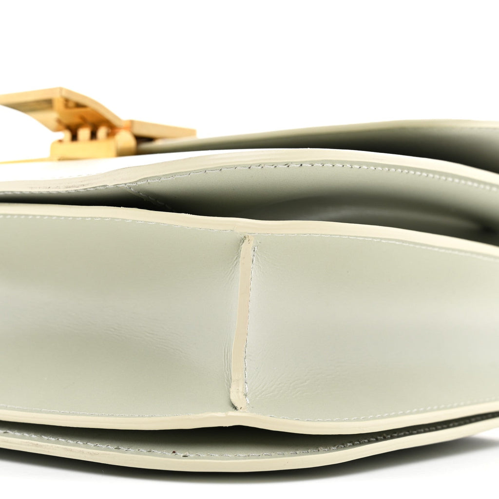Box Calfskin Medium Classic Box Flap Bag Vert D'eau