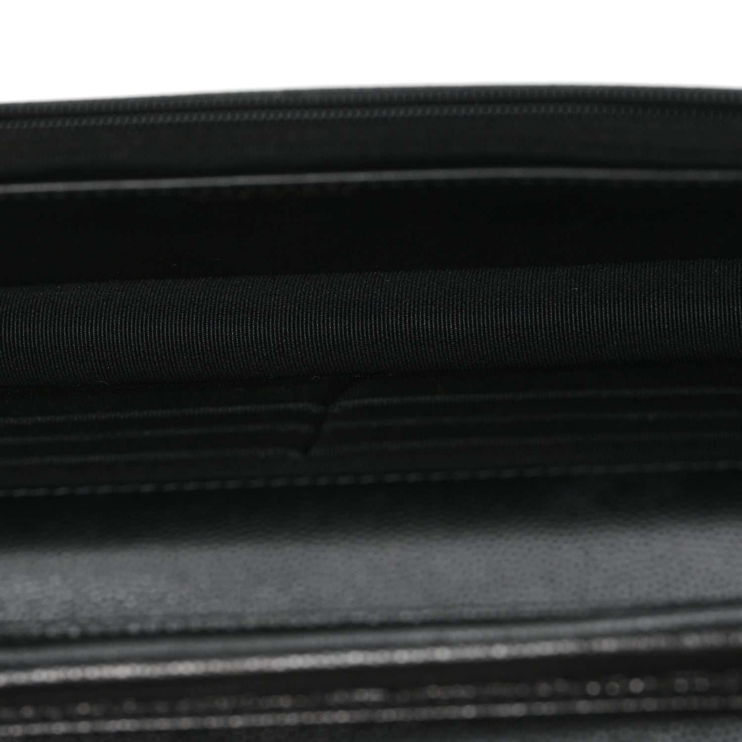 Caviar Quilted Crystal Heart CC Wallet On Chain WOC Black