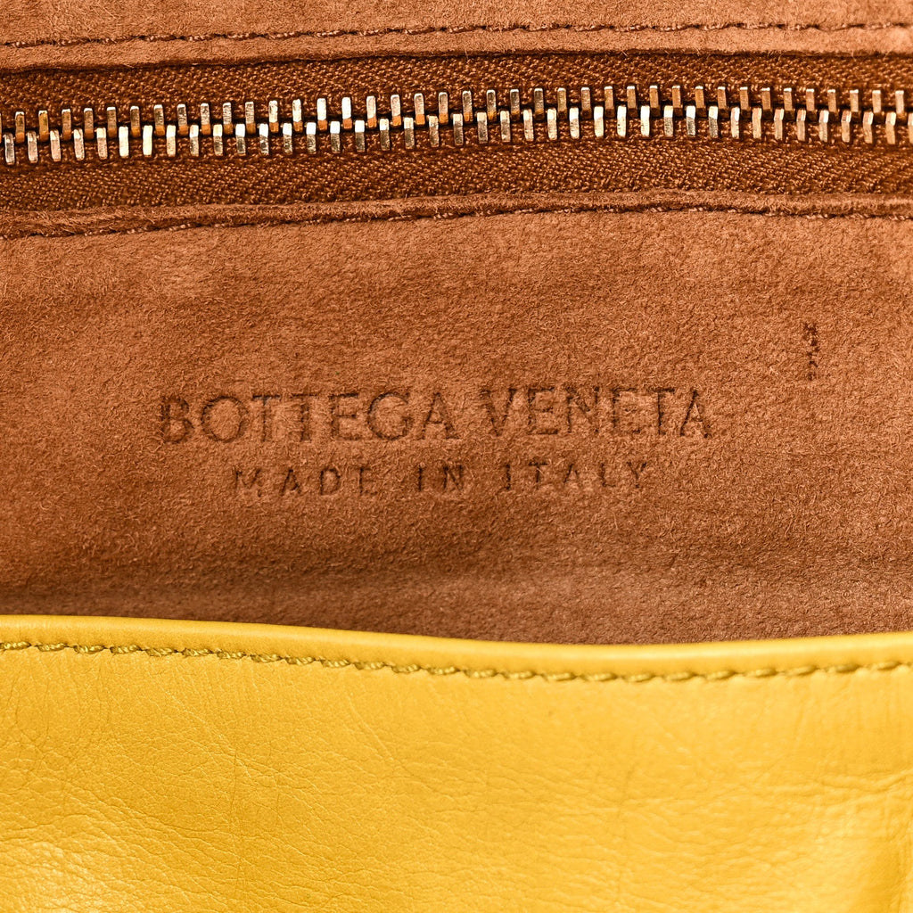 Paper Calfskin Maxi Intrecciato Medium Arco Yellow