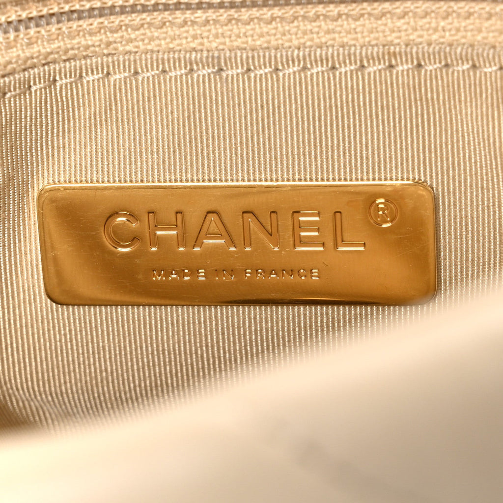 Lambskin Quilted Medium Chanel 19 Flap White White