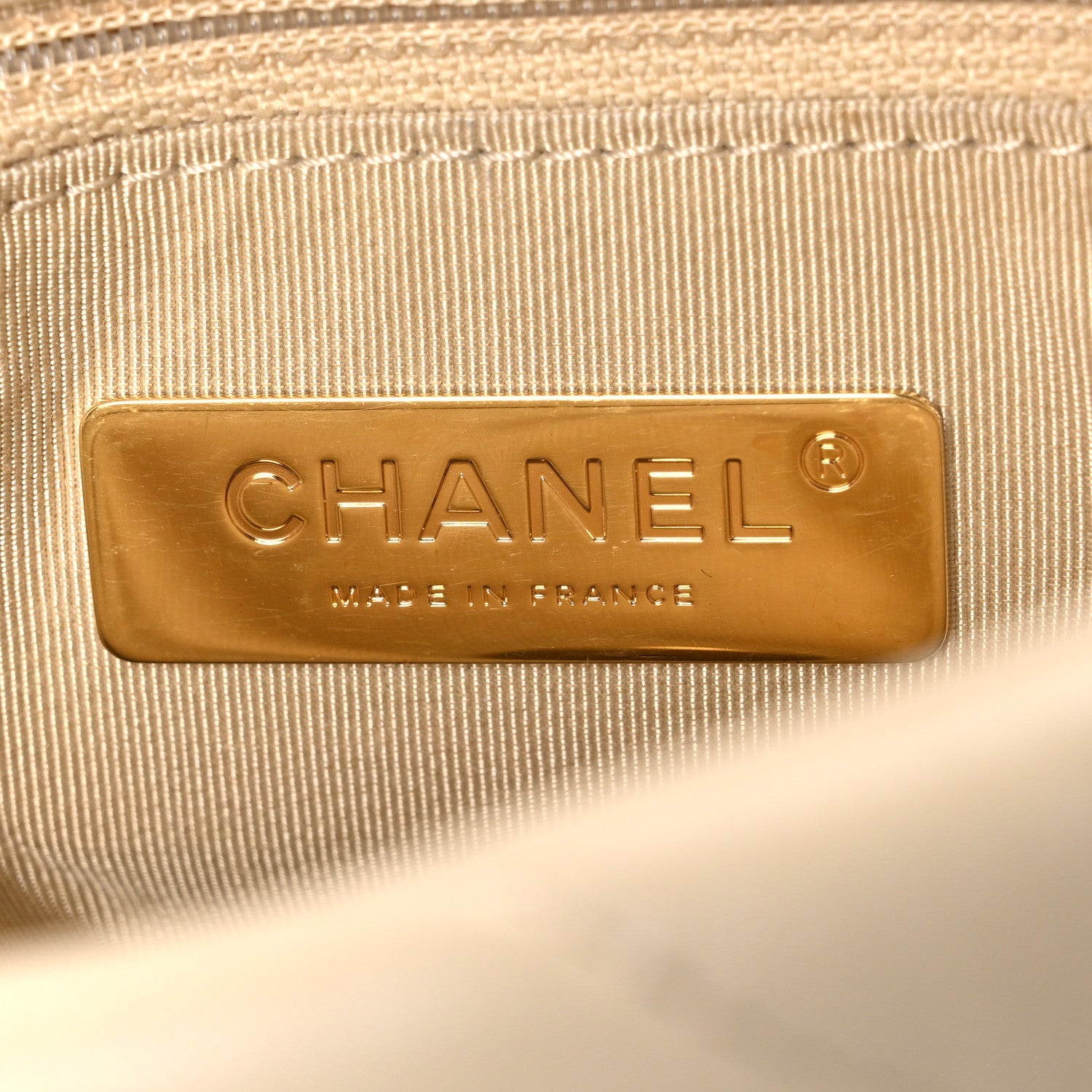 Lambskin Quilted Medium Chanel 19 Flap White White