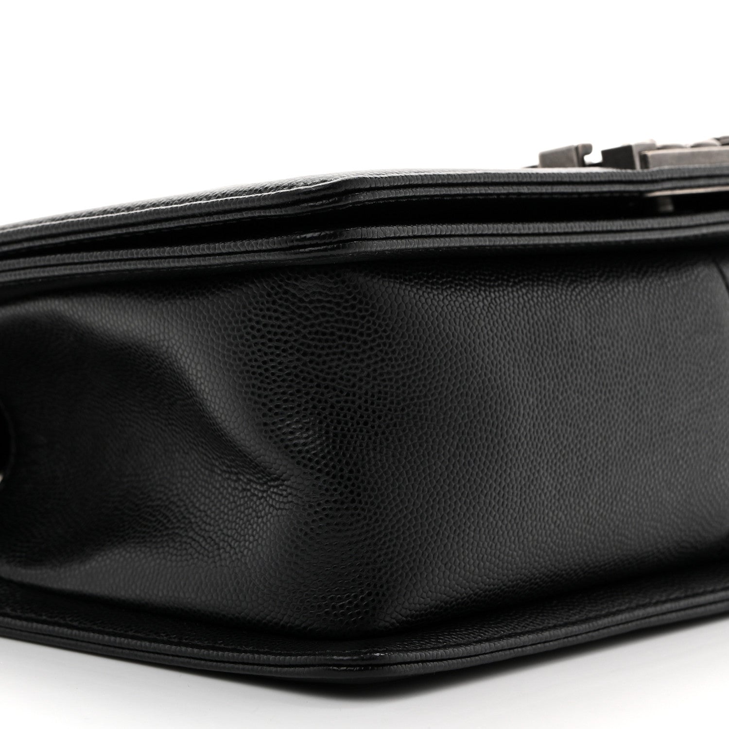 Caviar Quilted Medium Boy Flap Black
