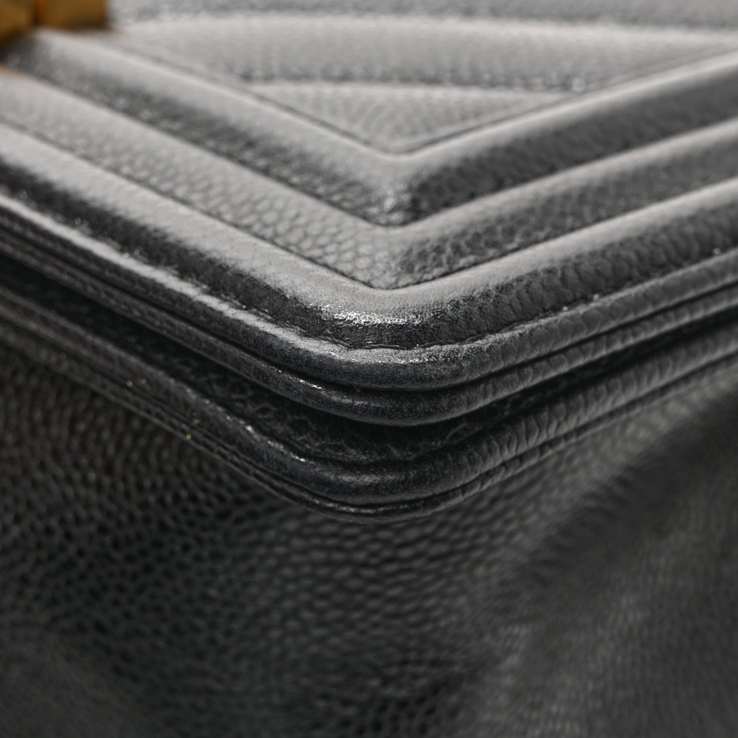 Caviar Chevron Quilted Small Boy Flap Black