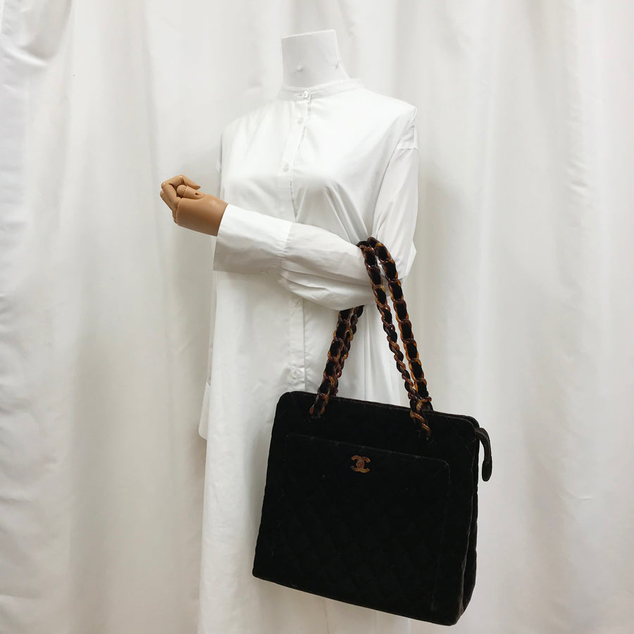 CHANEL Matelasse Shoulder bag