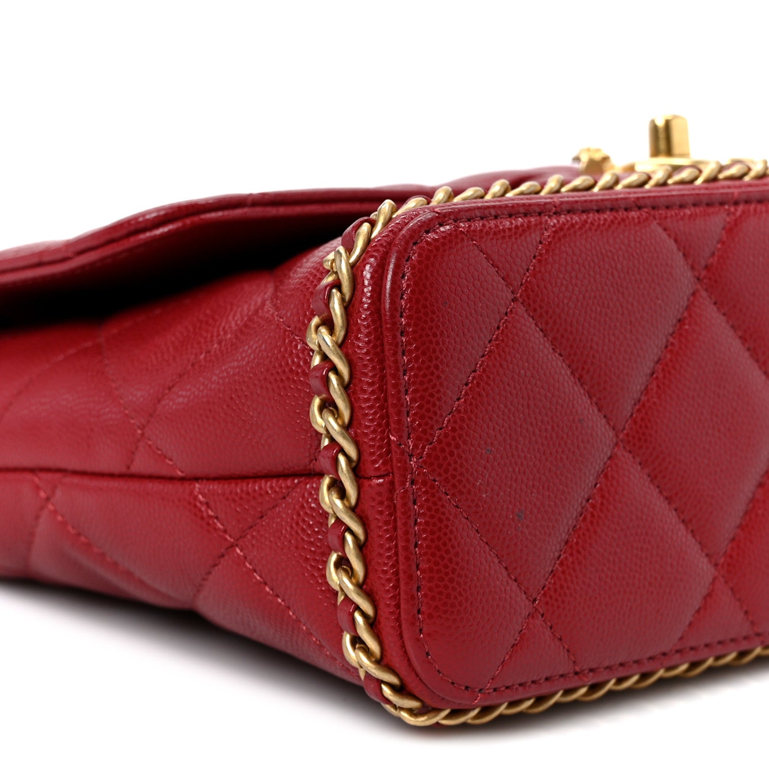 Caviar Quilted Camellia Chain Around Flap Red