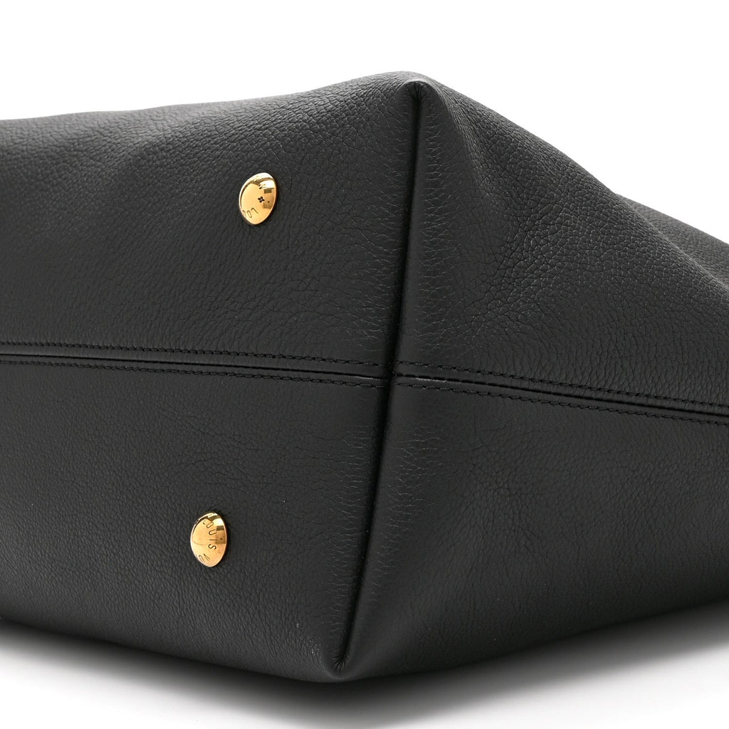Grained Calfskin Low Key Hobo MM Black