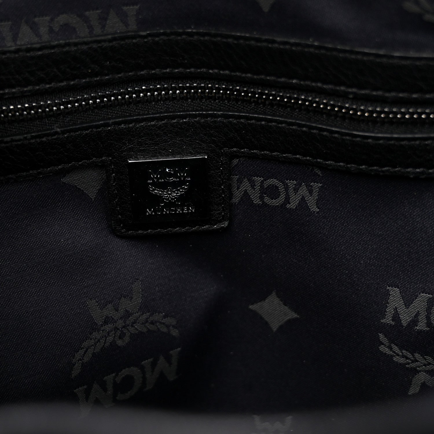 Visetos Studded Medium Dual Stark Backpack Black