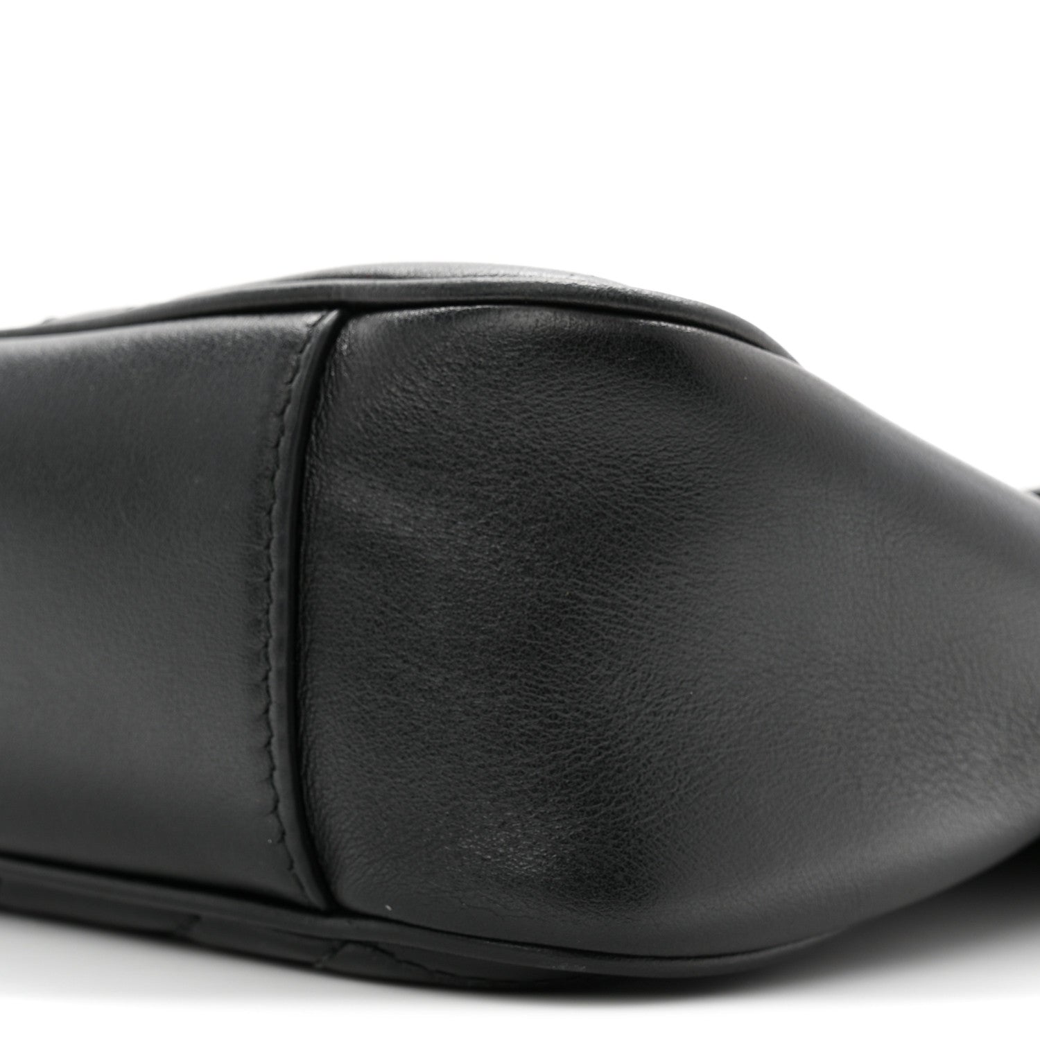 Calfskin Matelasse Medium GG Marmont Shoulder Bag Black