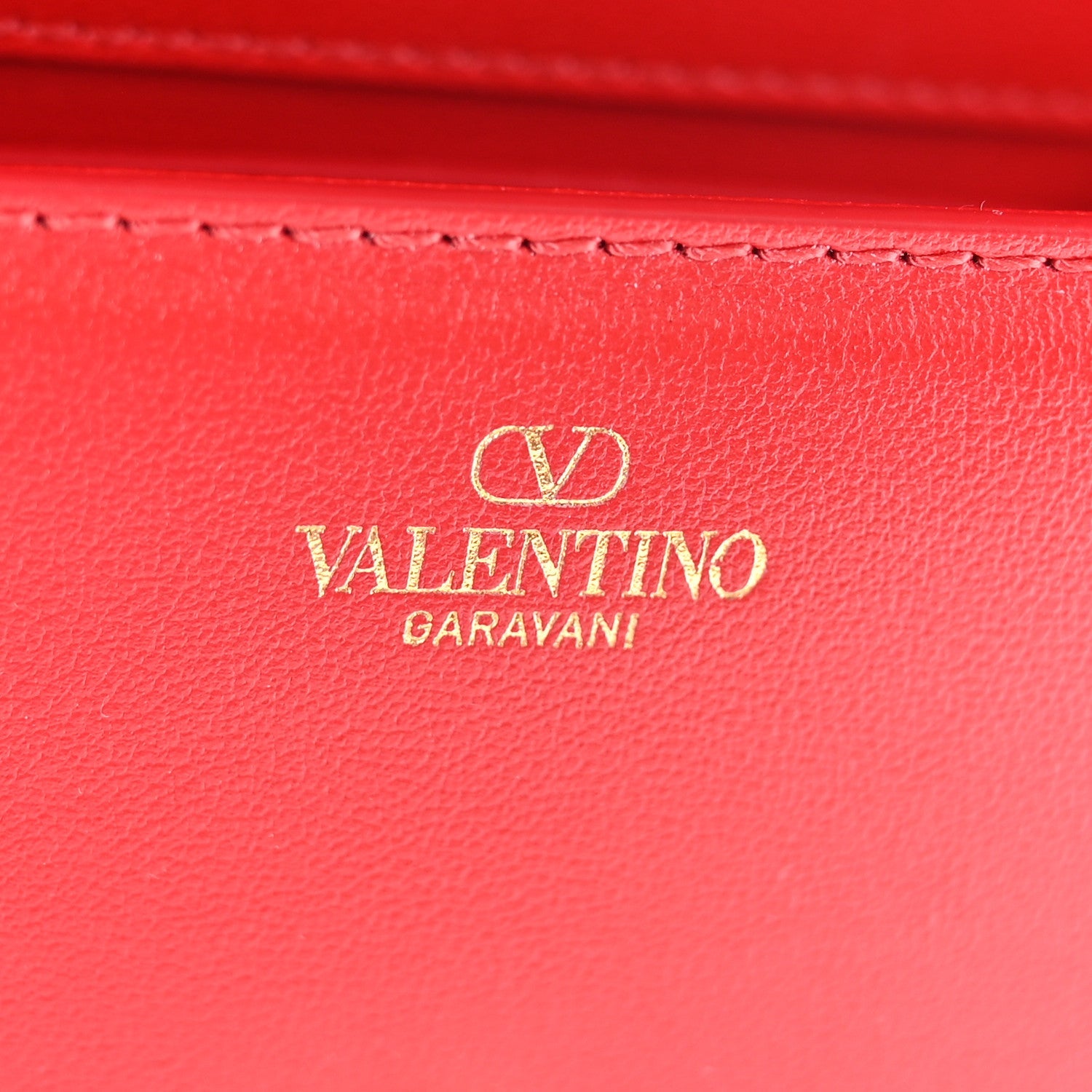 Calfskin Enamel Vlogo Small Loco Shoulder Bag Rouge Pur