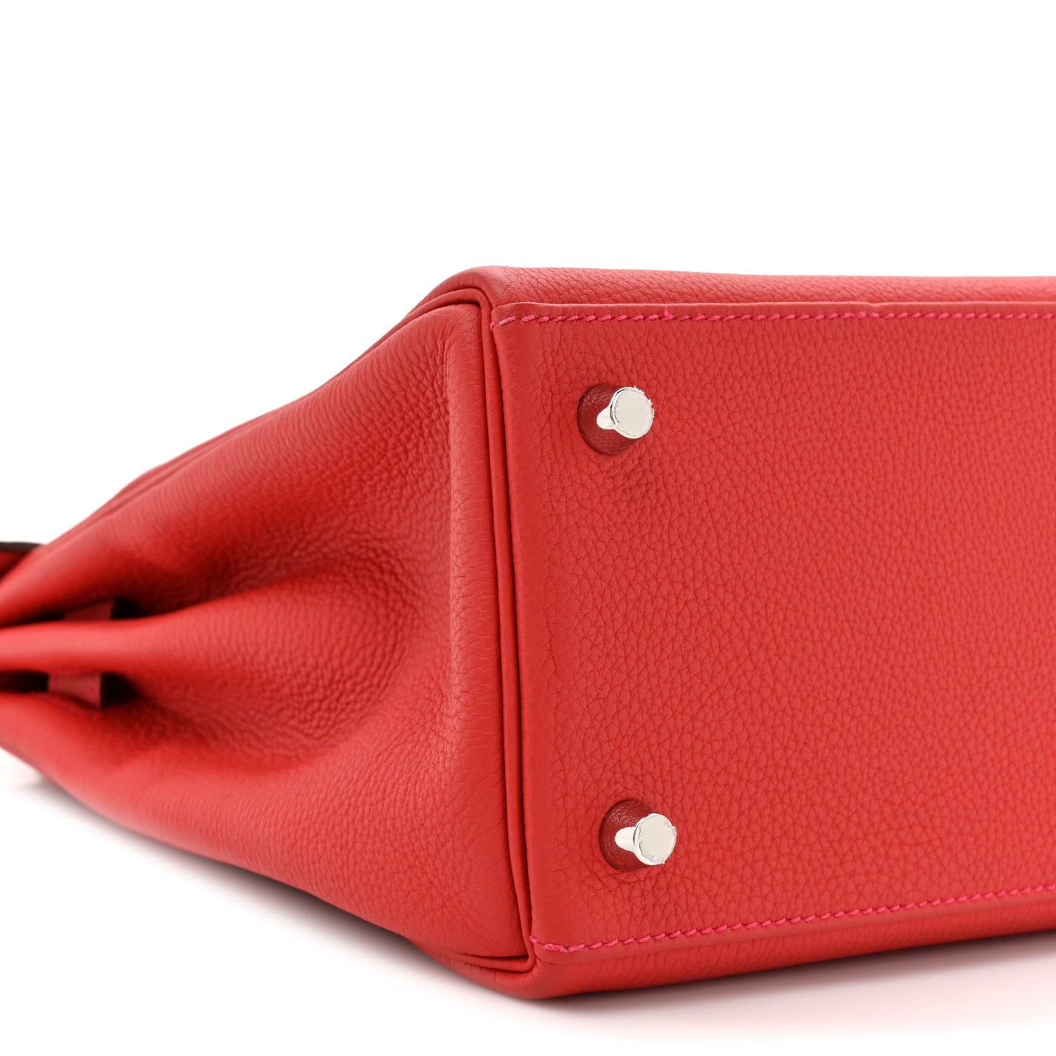 Togo Kelly Retourne 28 Geranium