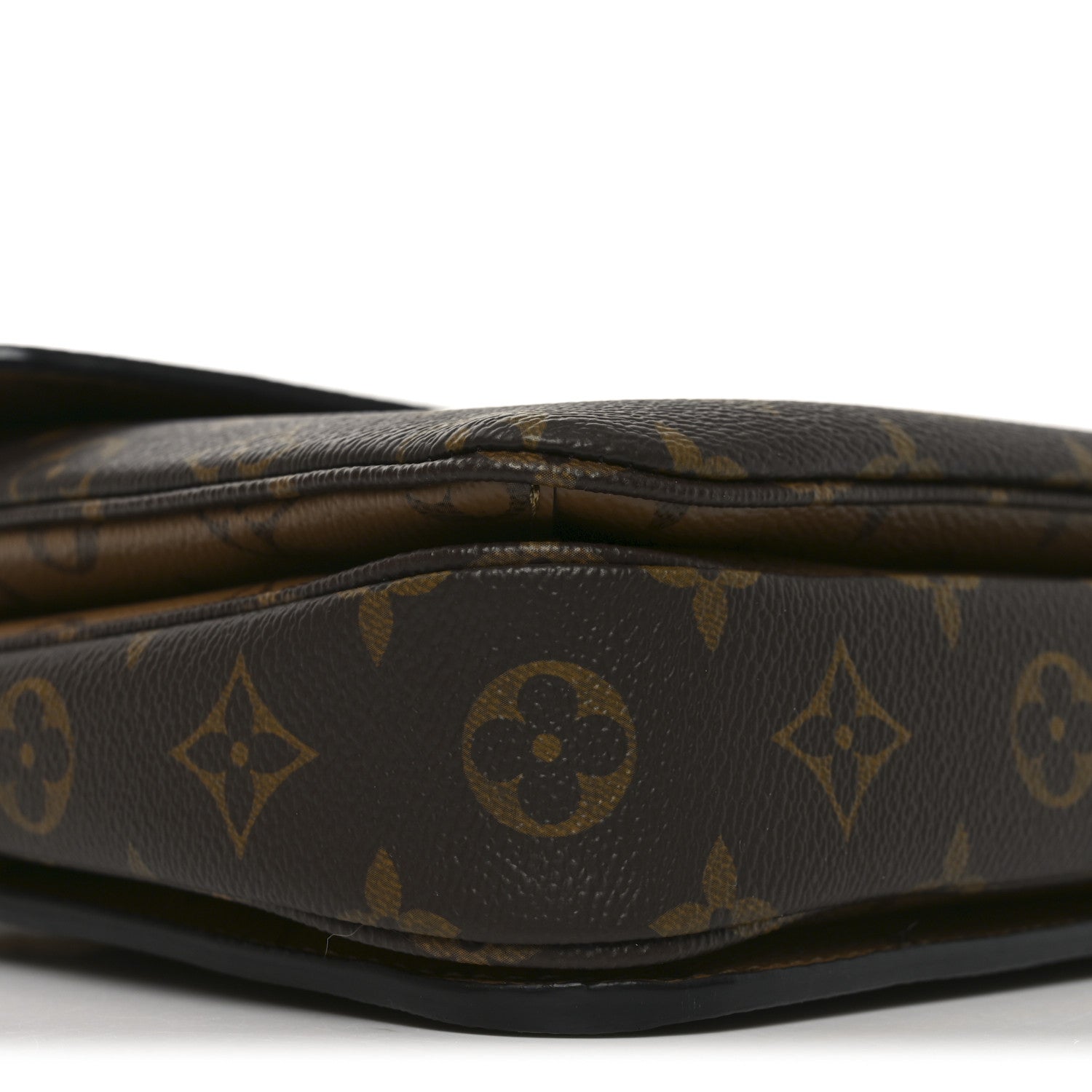 Reverse Monogram Pochette Metis