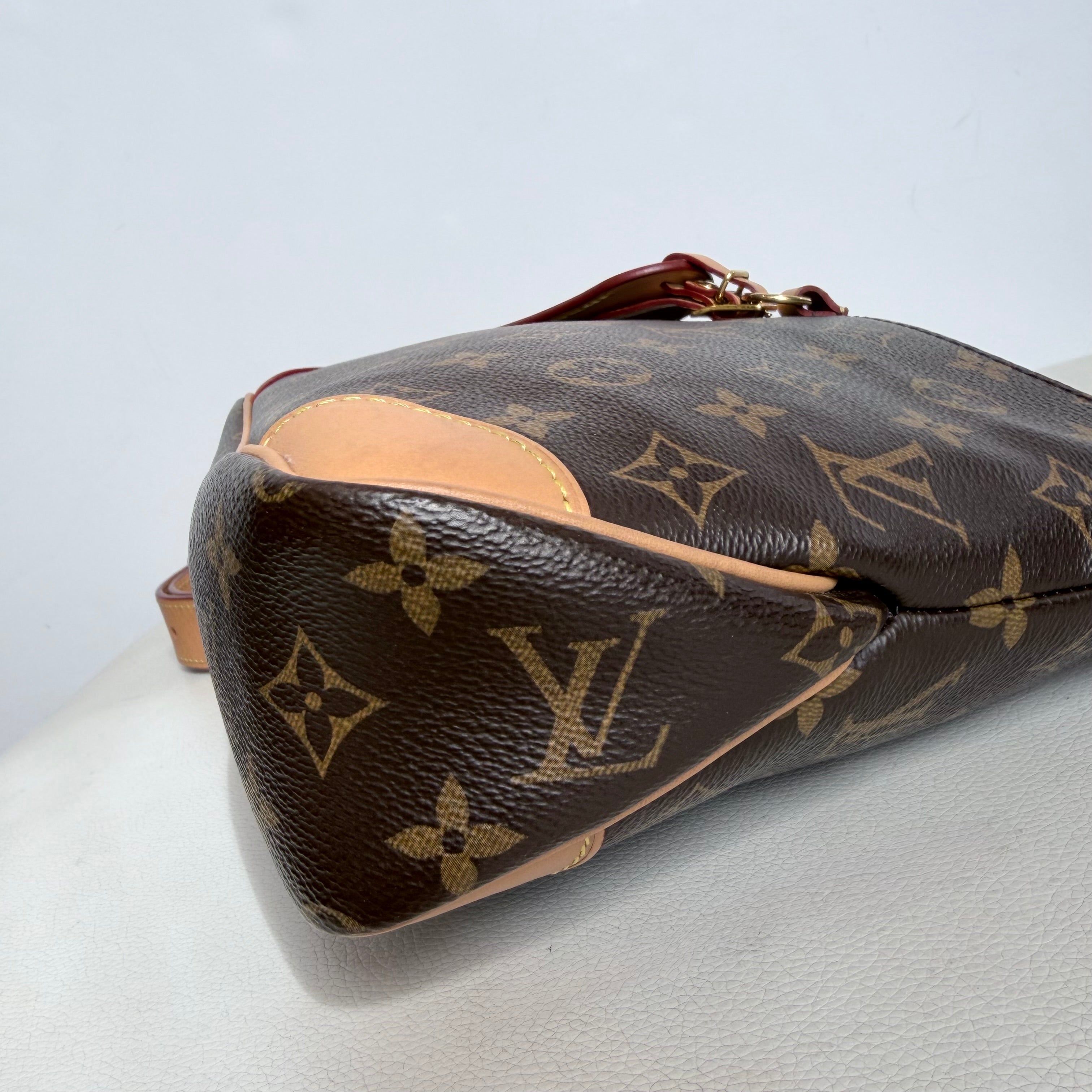 LOUIS VUITTON Monogram Odeon PM Natural Shoulder bag/Crossbody Handbag