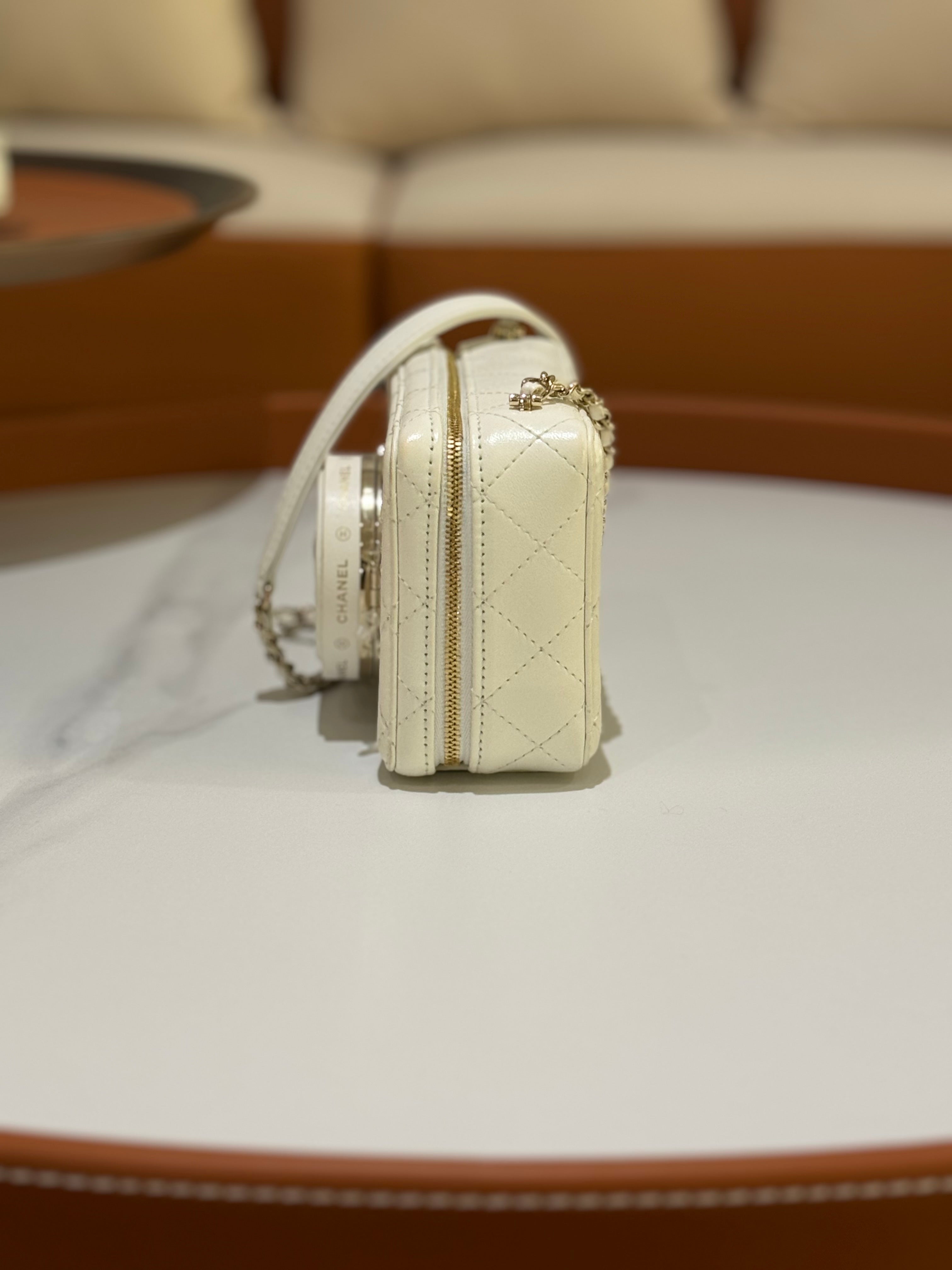 CHANEL CAMERA BAG WHITE