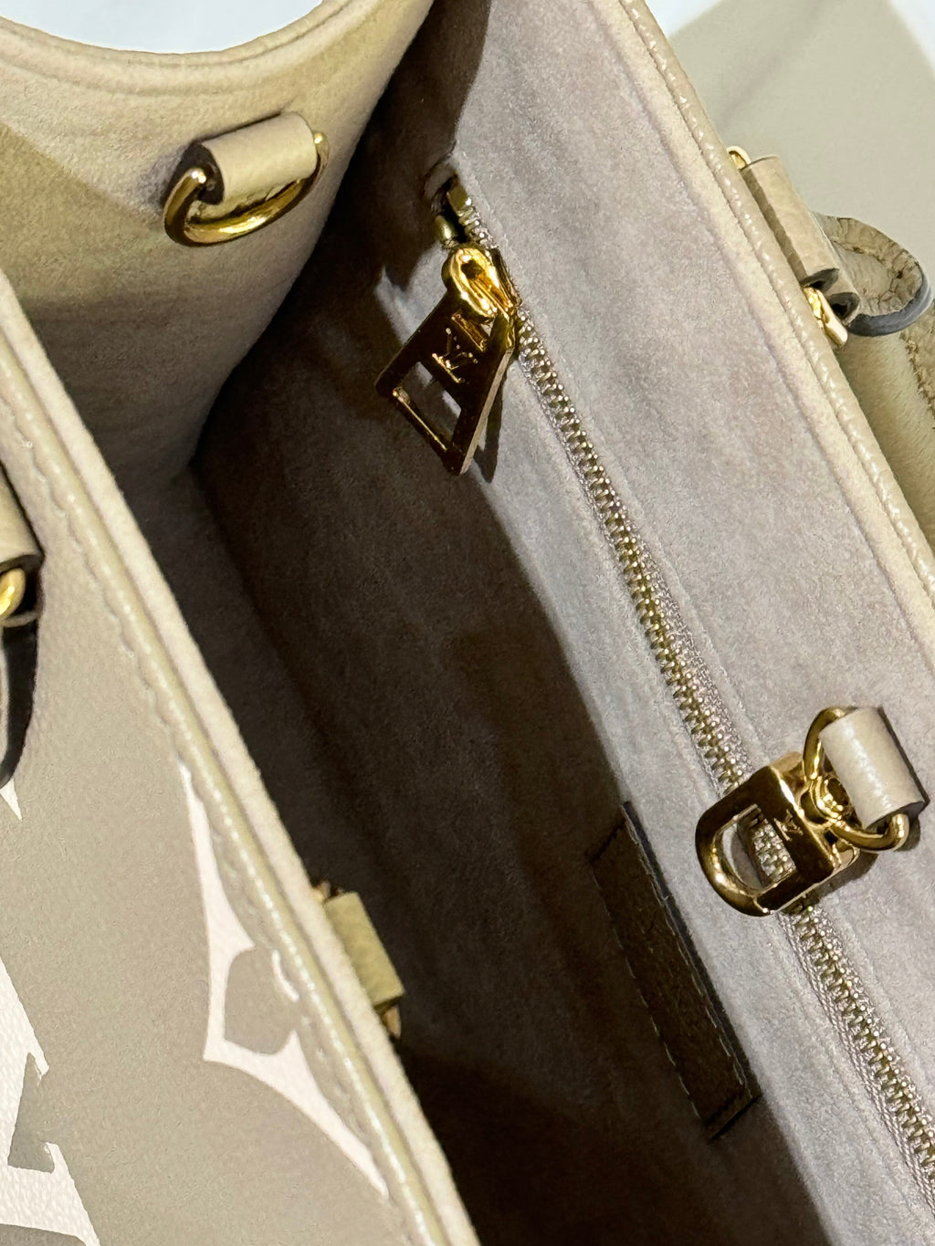 LOUIS VUITTON ON THE GO