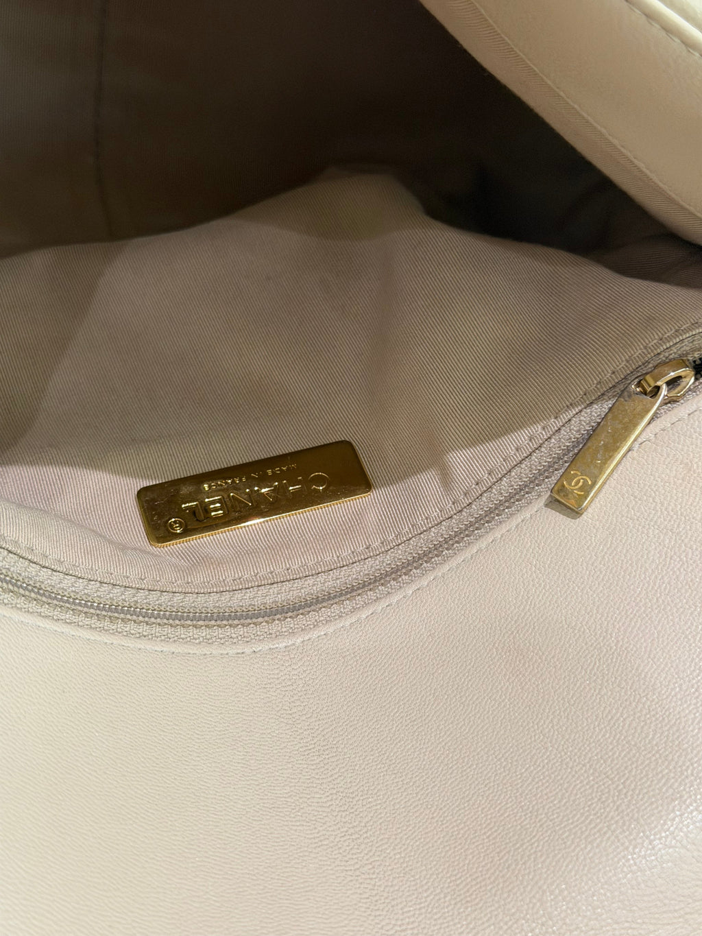 Chanel 19 Bag Medium Beige Quilted Lambskin with Gold Chain
