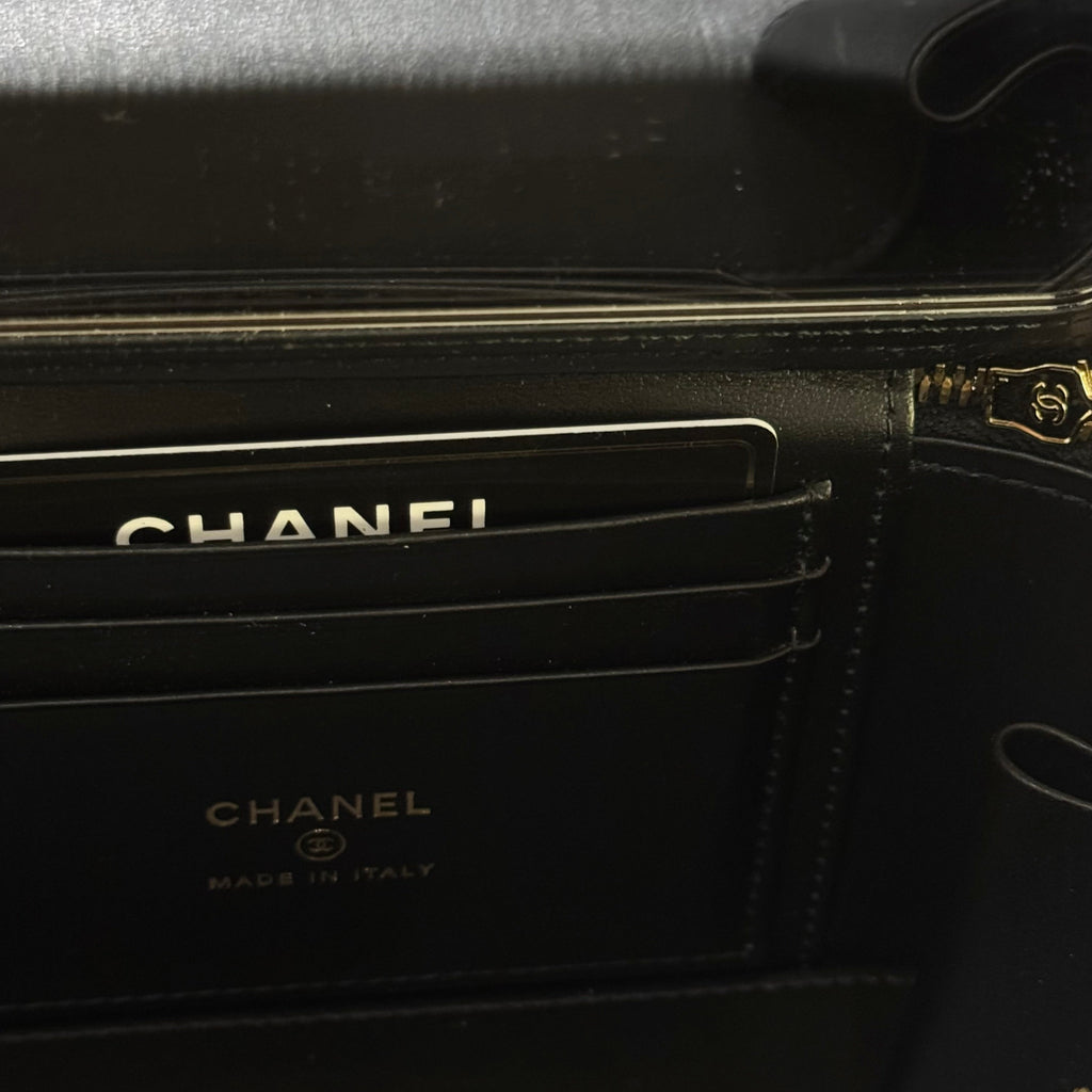 CHANEL MAKEUP BAG WITH HANDLE BLACK CAVIAR LEATHER