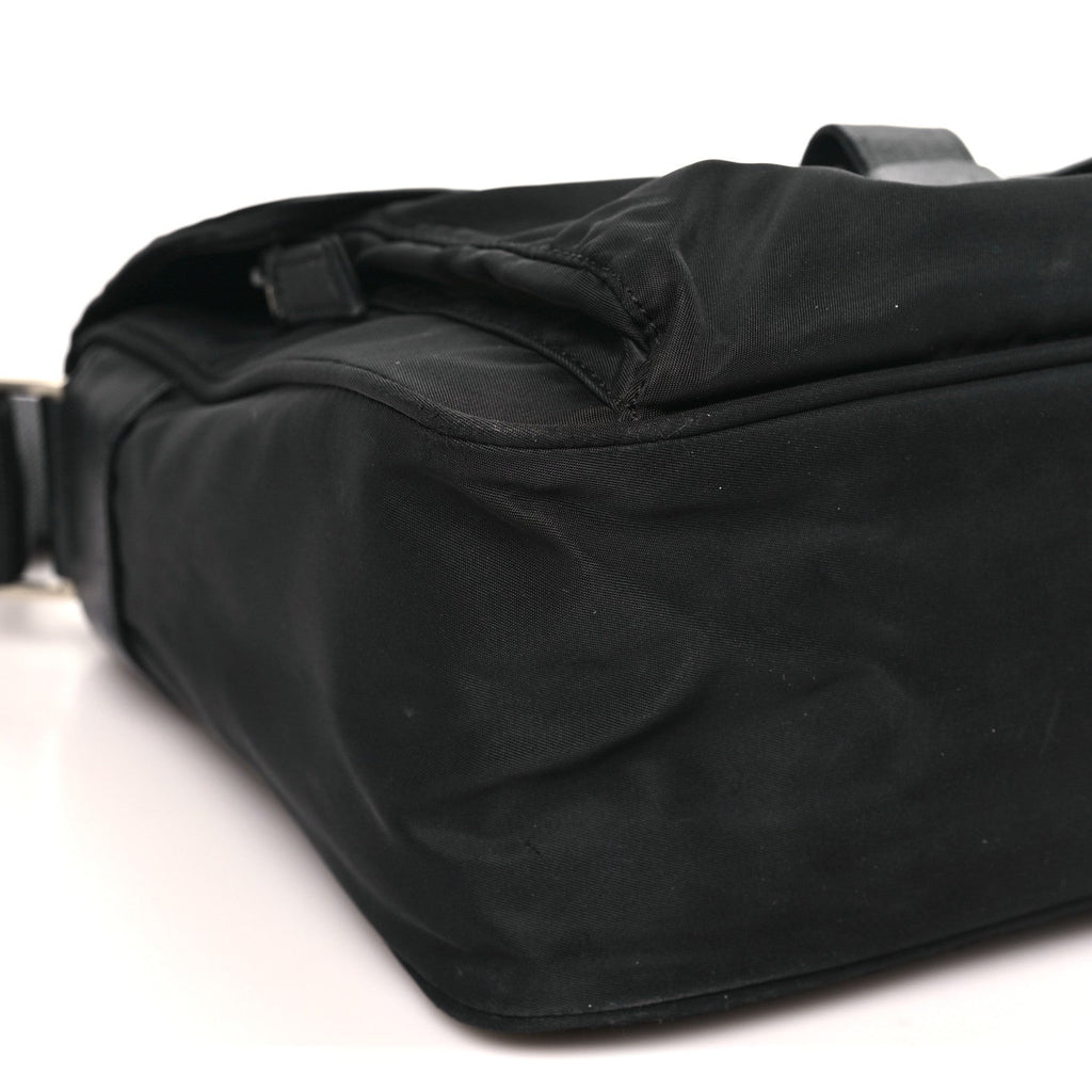 Nylon Vela Messenger Black