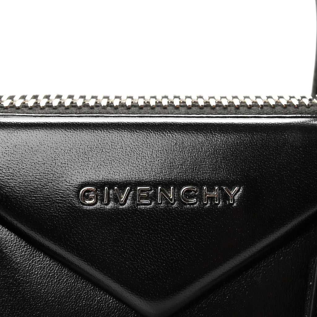 Shiny Lord Calfskin Small Antigona Black