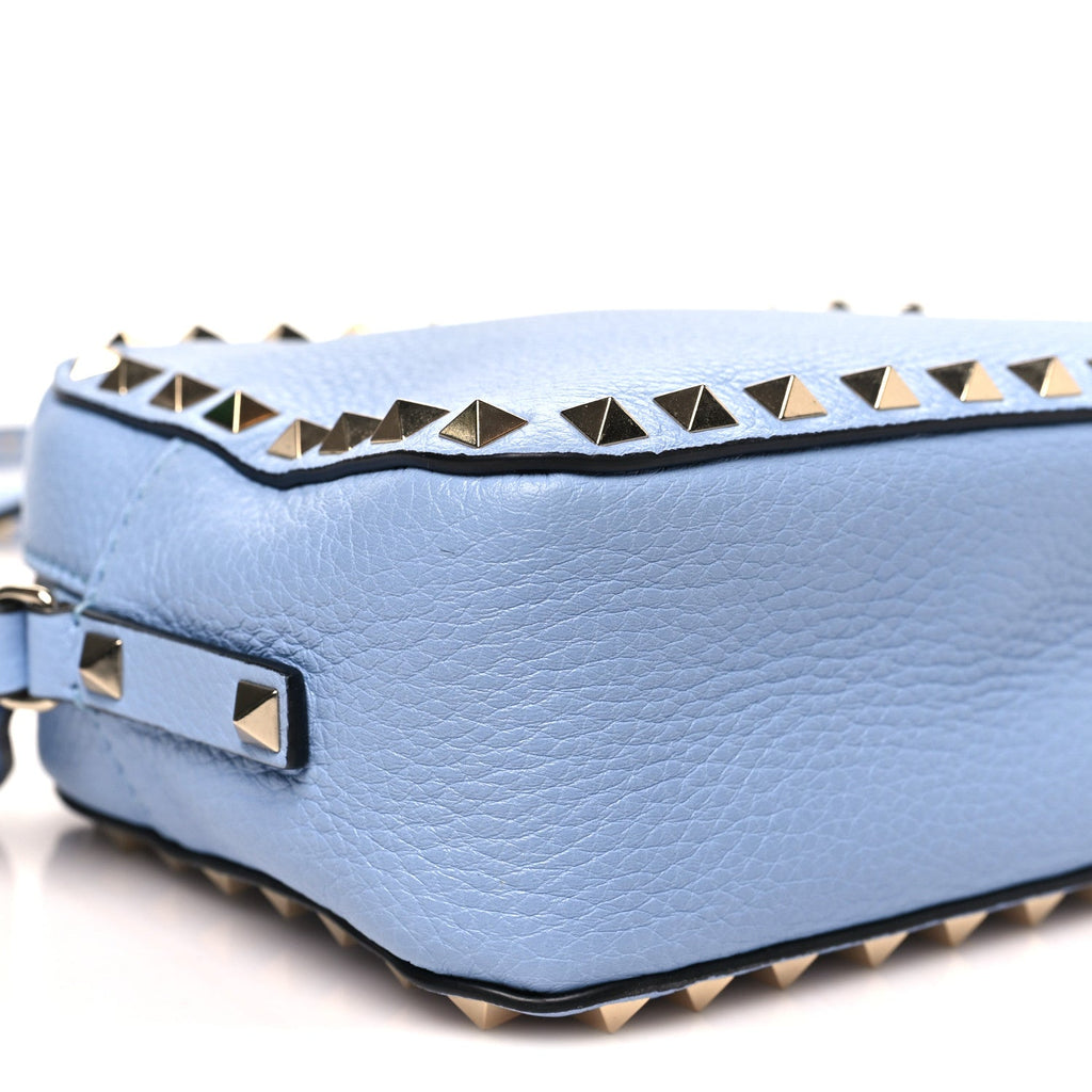 Pebbled Calfskin Rockstud Camera Crossbody Bag Niagara
