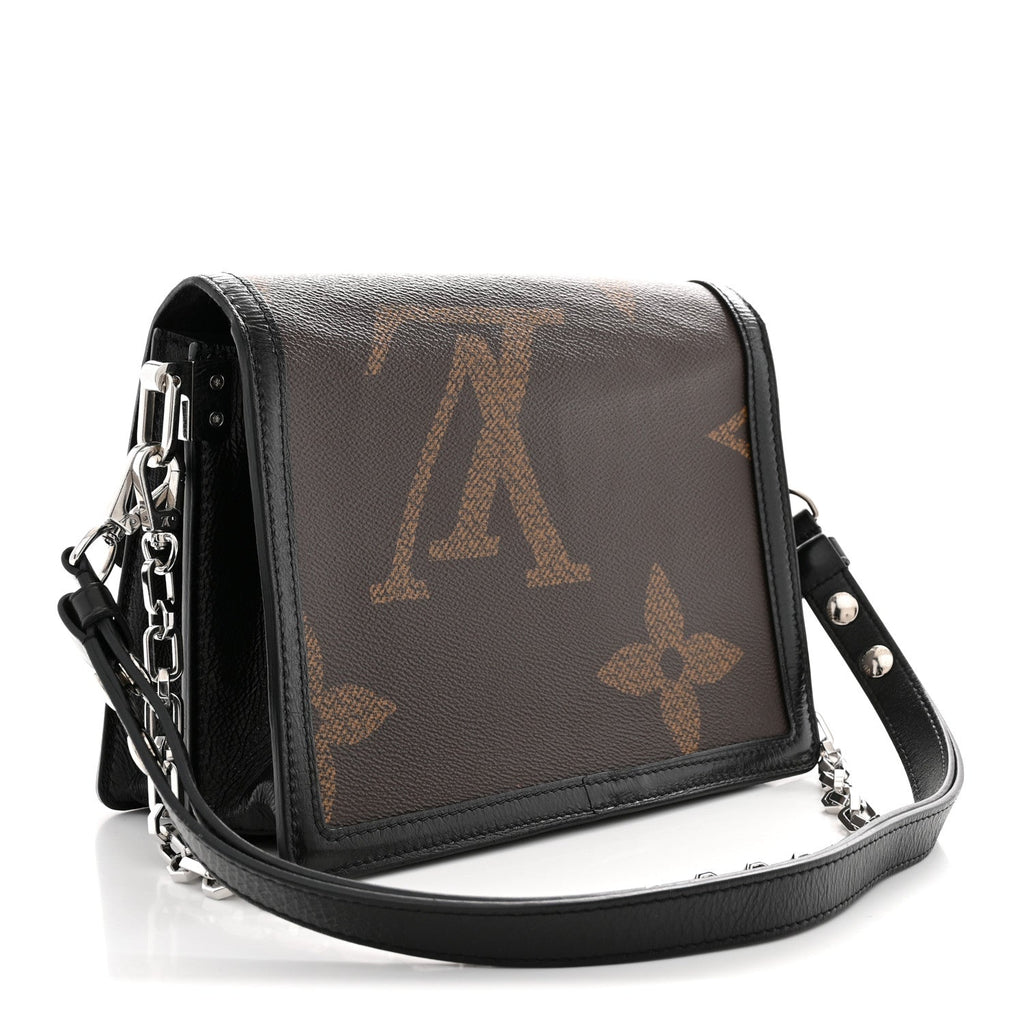 Reverse Monogram Giant Dauphine MM