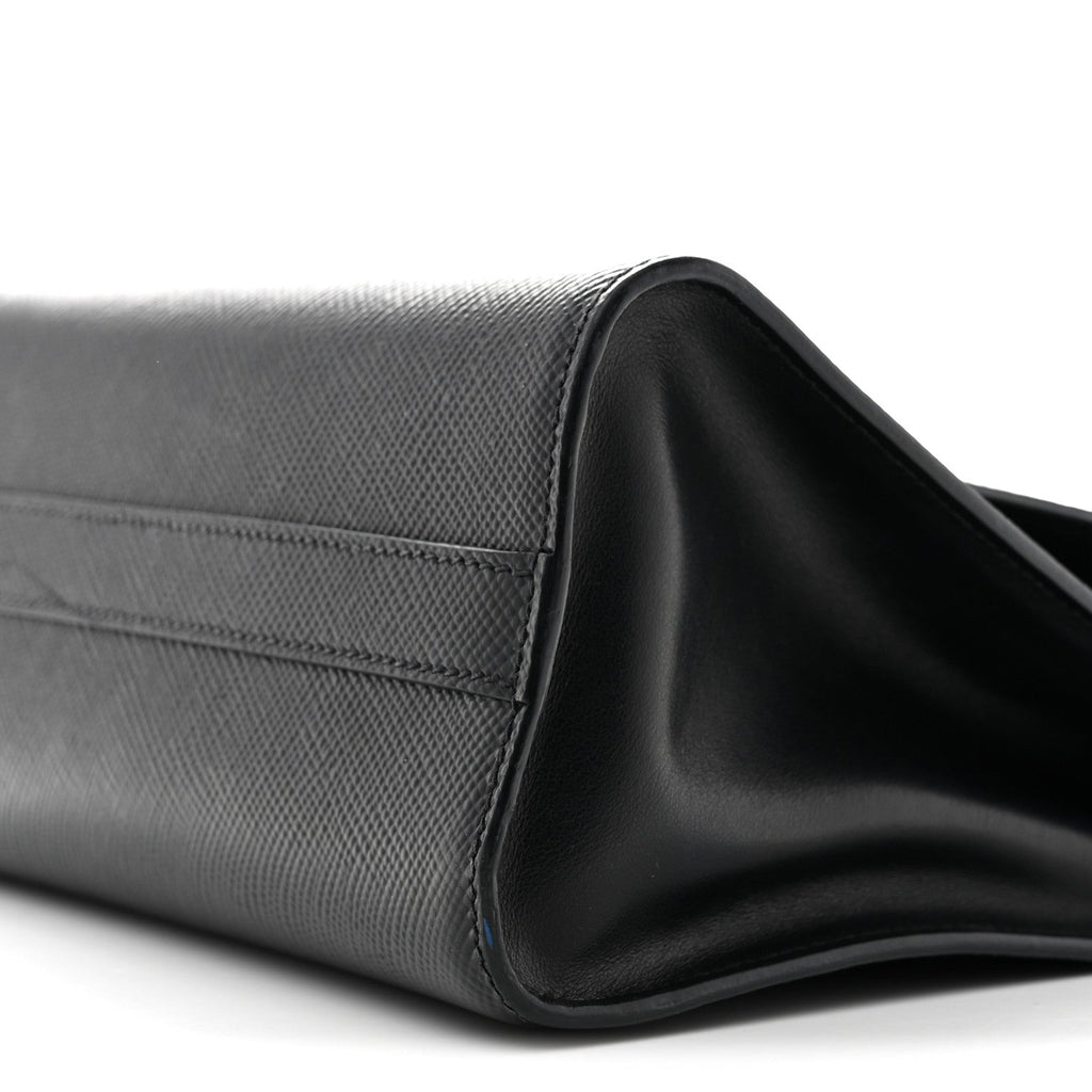 Saffiano Cuir Calfskin Monochrome Envelope Flap Chain Shoulder Bag Black