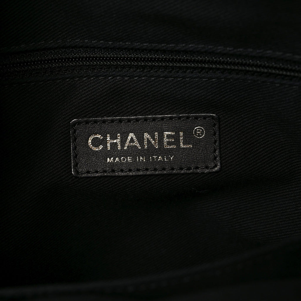 Caviar Quilted CC Timeless Soft Tote Black