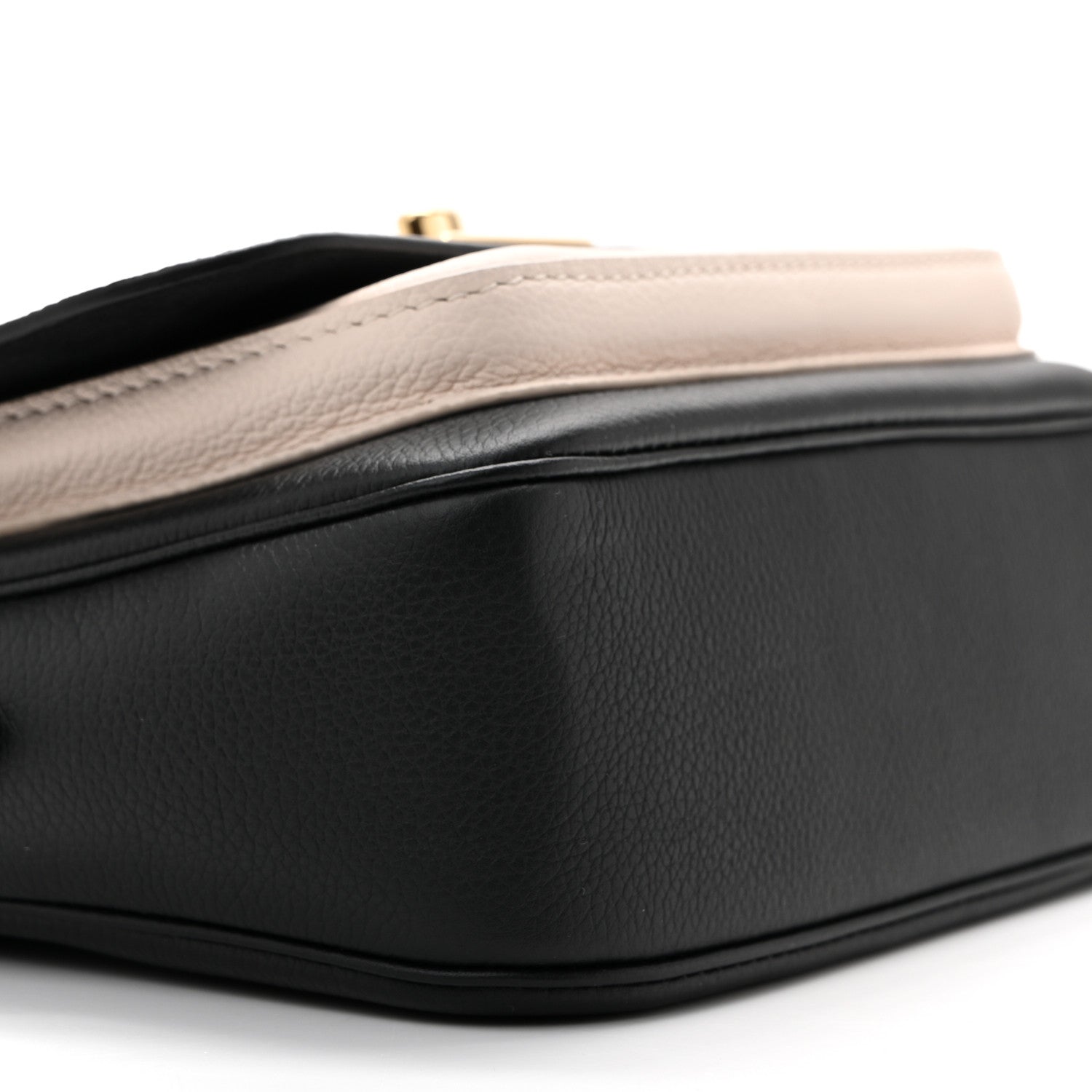 Grained Calfskin Lockme Tender Black