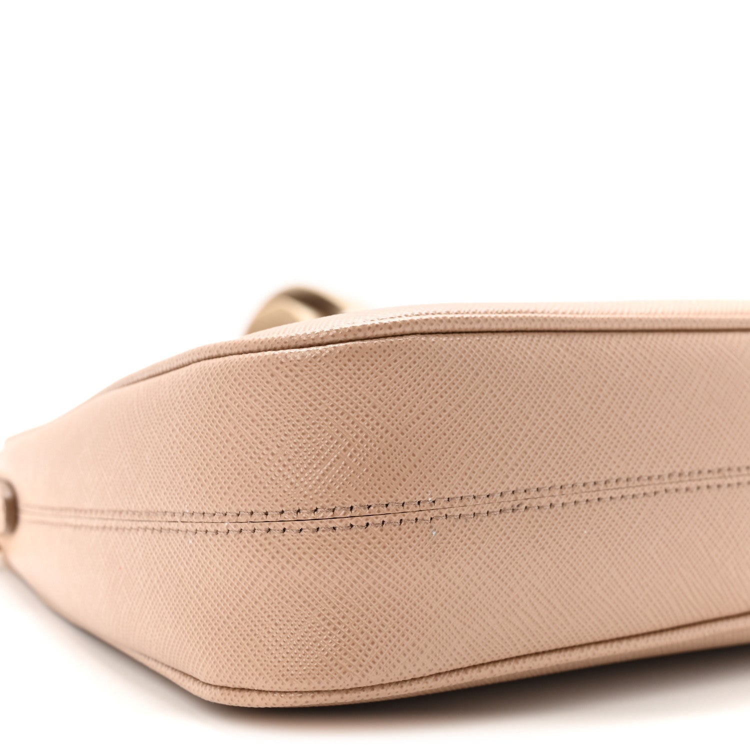 Saffiano Lux Re-Edition 2005 Shoulder Bag Cammeo