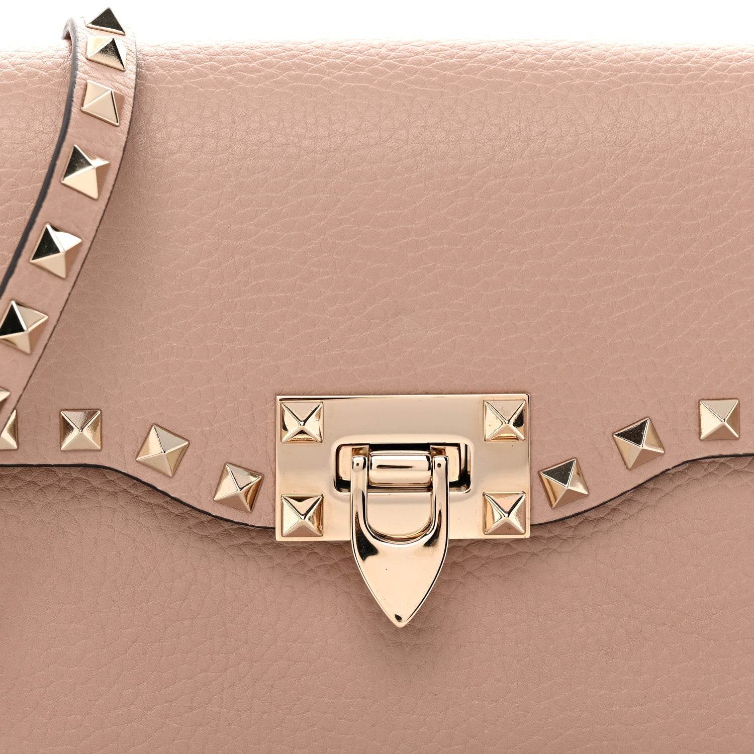 Pebbled Calfskin Medium Rockstud Flip Lock Crossbody Bag Poudre