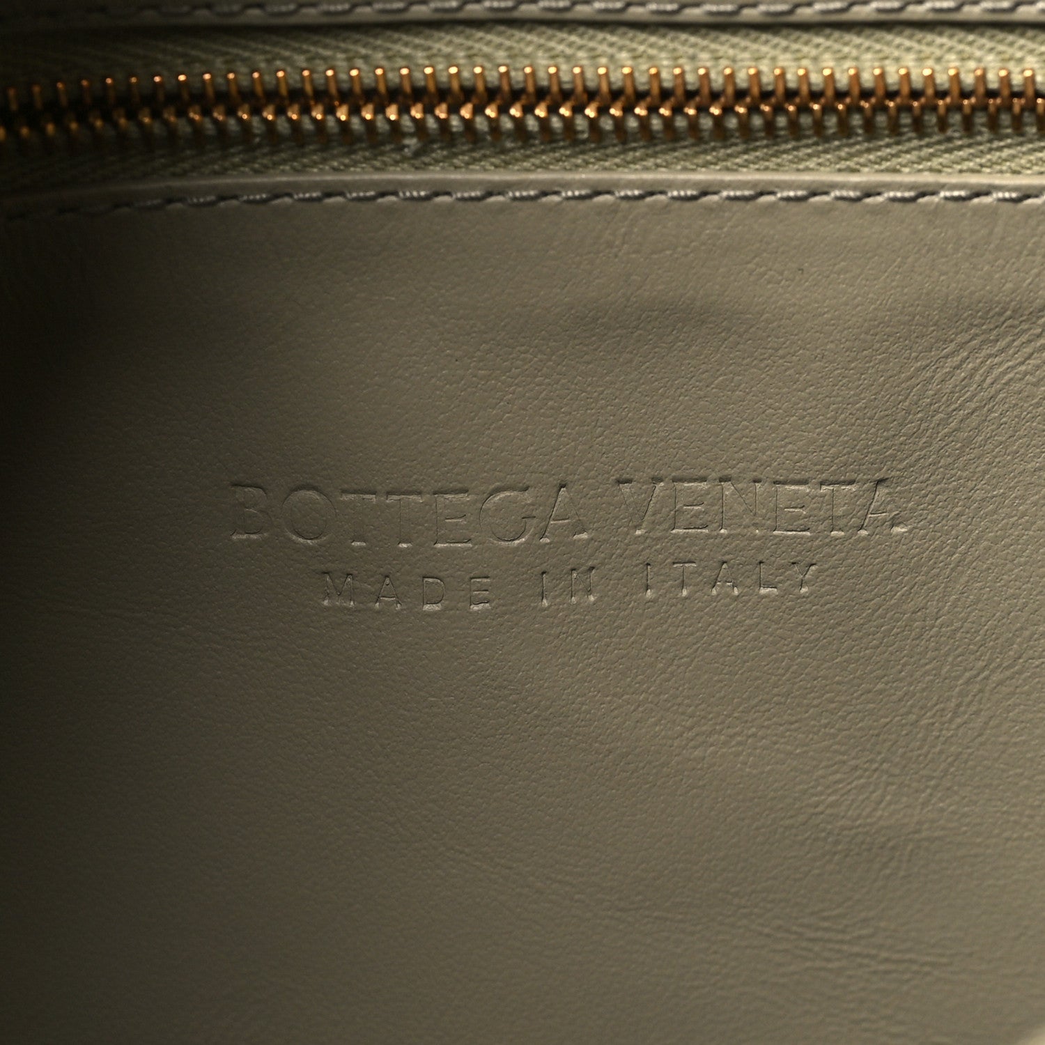Calfskin Intrecciato Small Hop Travertine