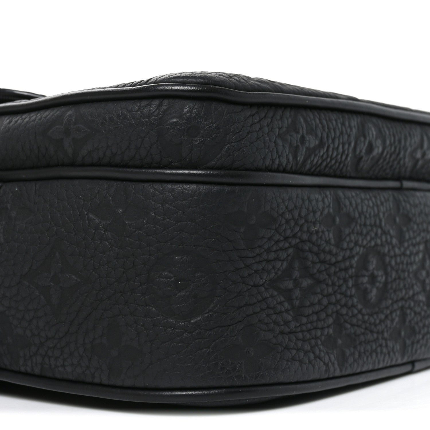 Taurillon Monogram S Lock Messenger Black