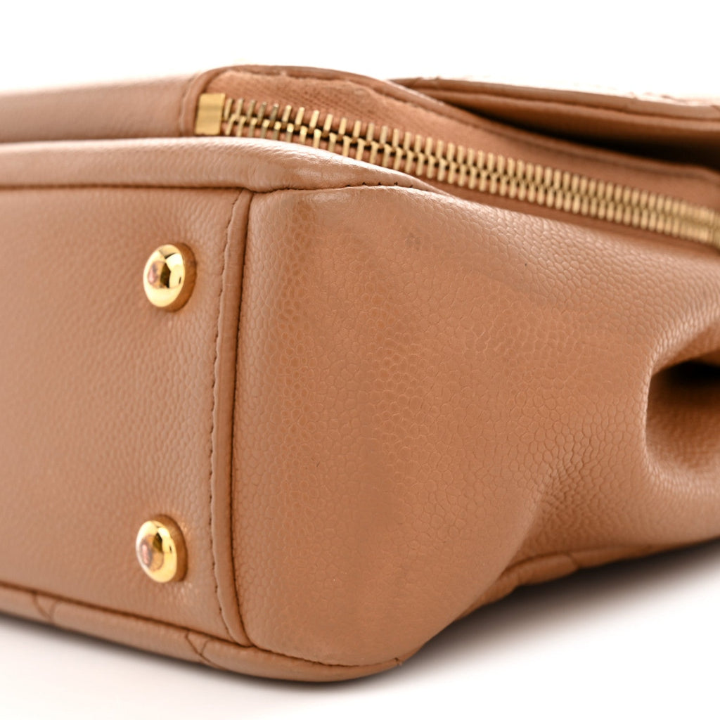 Caviar Quilted Medium Business Affinity Flap Brown