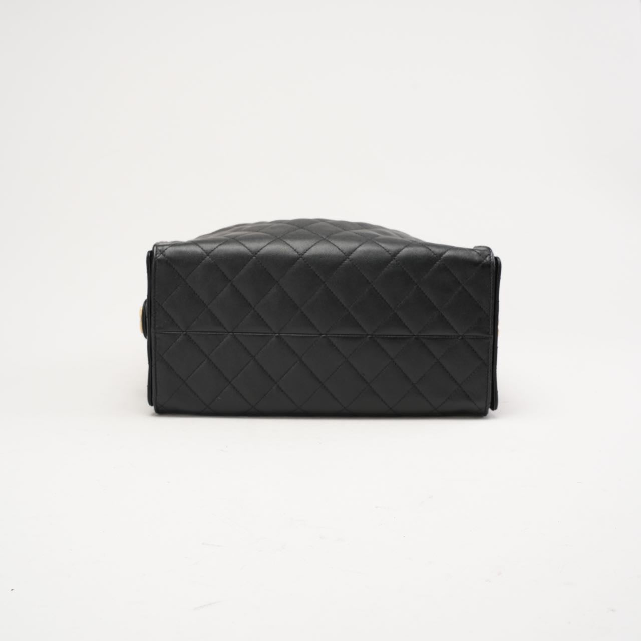 Chanel 25 Medium Caviar Gold-Tone Black 2025