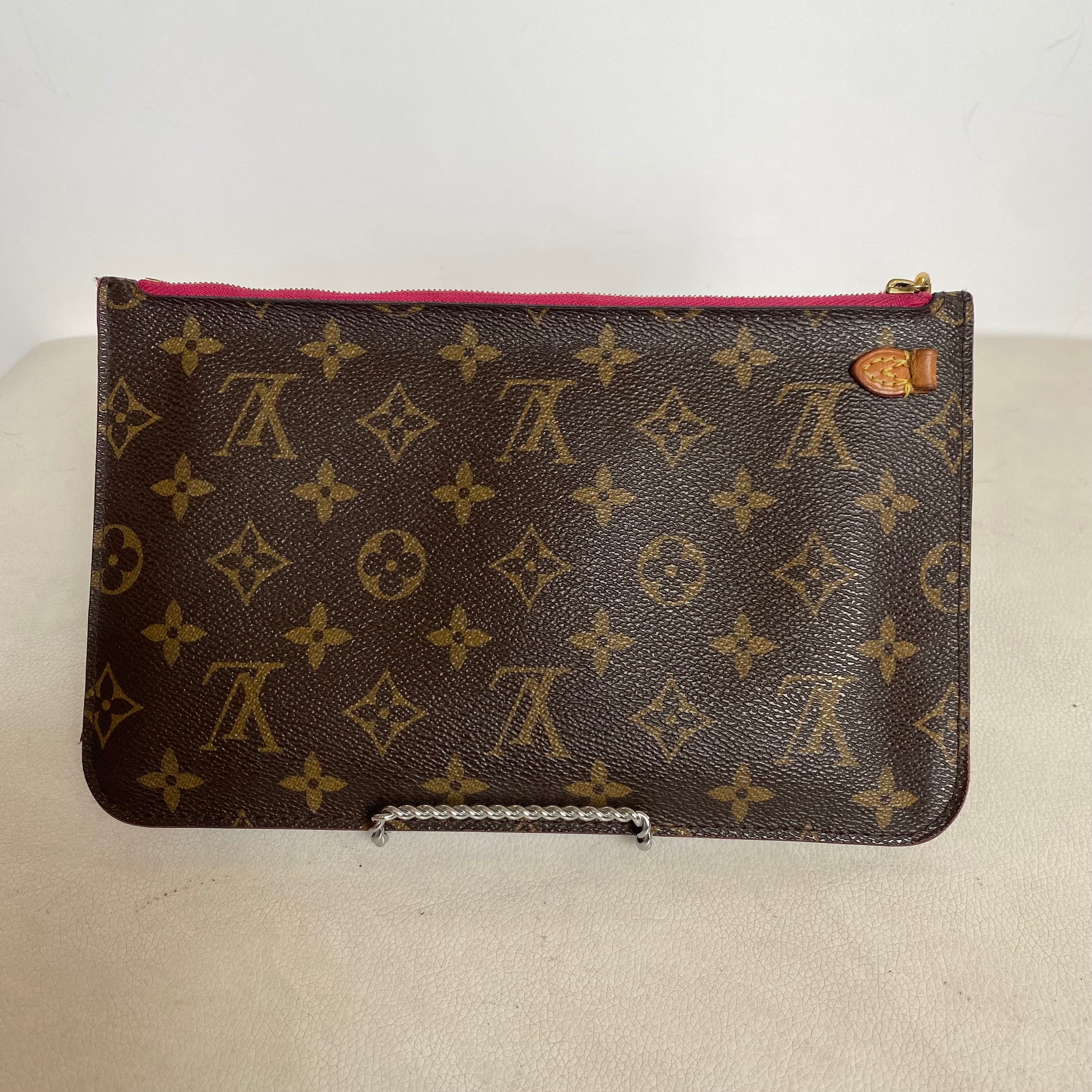 LOUIS VUITTON Monogram Neverfull GM Wristlet