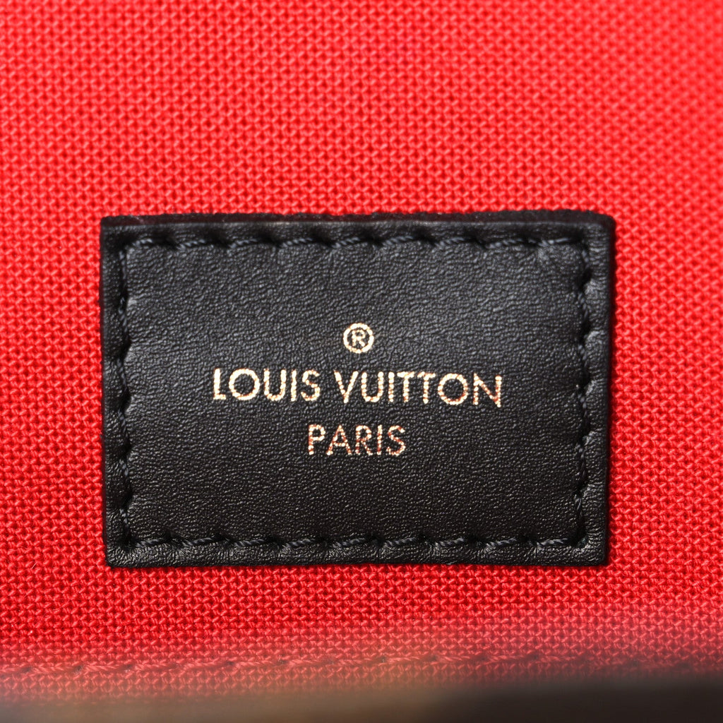 Reverse Monogram Giant Onthego MM