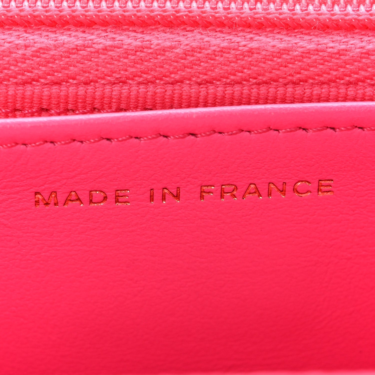 Caviar Quilted Wallet on Chain WOC Fuchsia