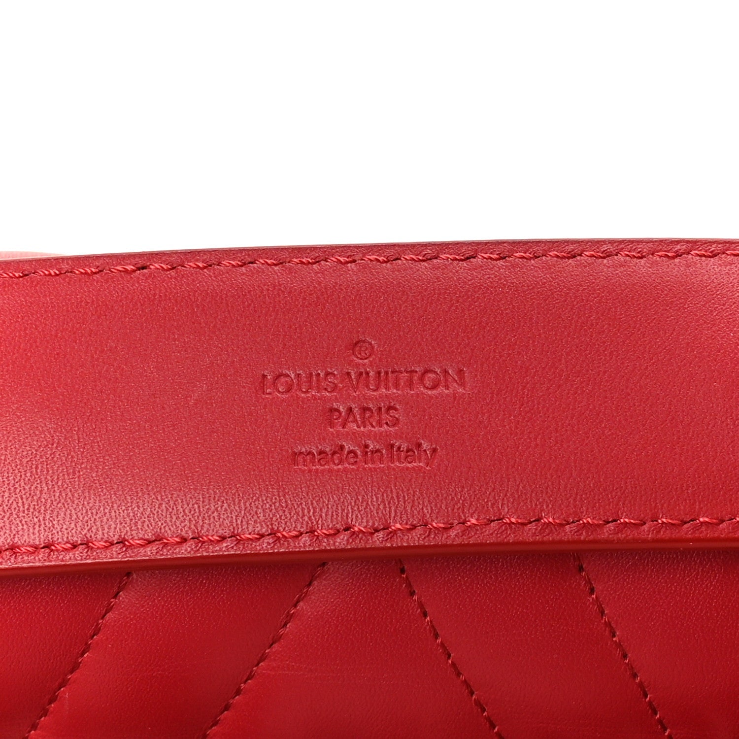 Calfskin New Wave Chain MM Ecarlate