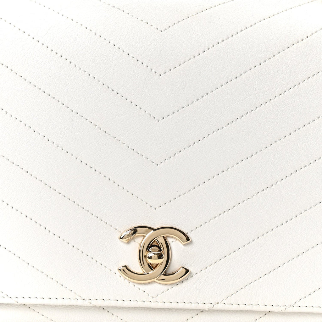 Grained Calfskin Stitched Medium Chevron Chic Top Handle Flap White