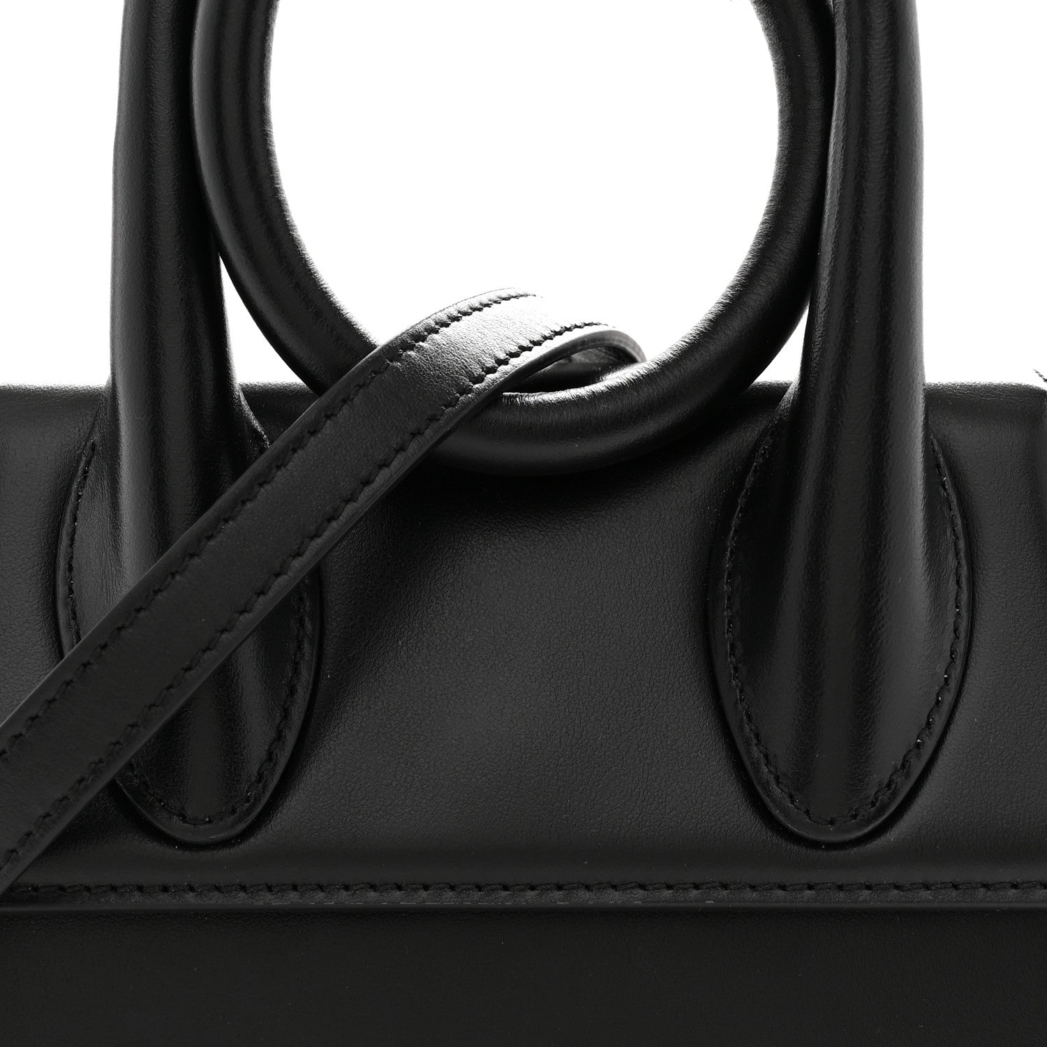 Smooth Calfskin Le Chiquito Noeud Black
