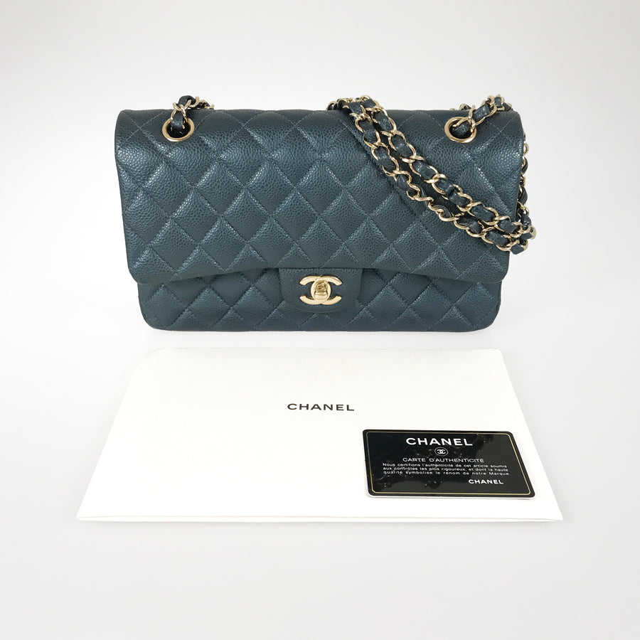 CHANEL Matelasse 25 Shoulder bag