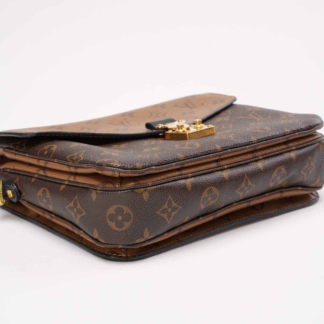 Louis Vuitton Monogram Pochette Metis MM Hand Bag 2017