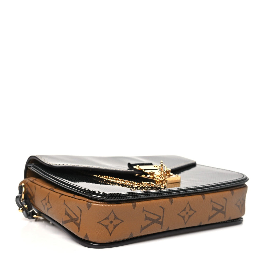Shiny Epi Reverse Monogram Pochette Metis Mini Marine