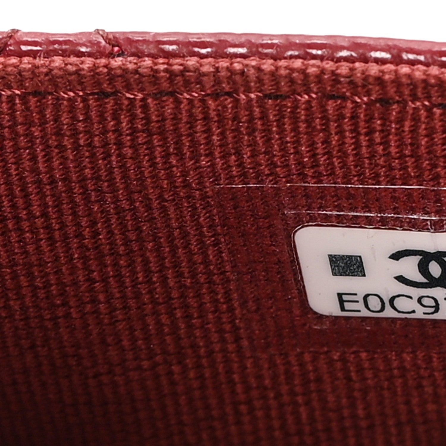 Caviar Quilted Crystal CC Zip Around Card Holder Red