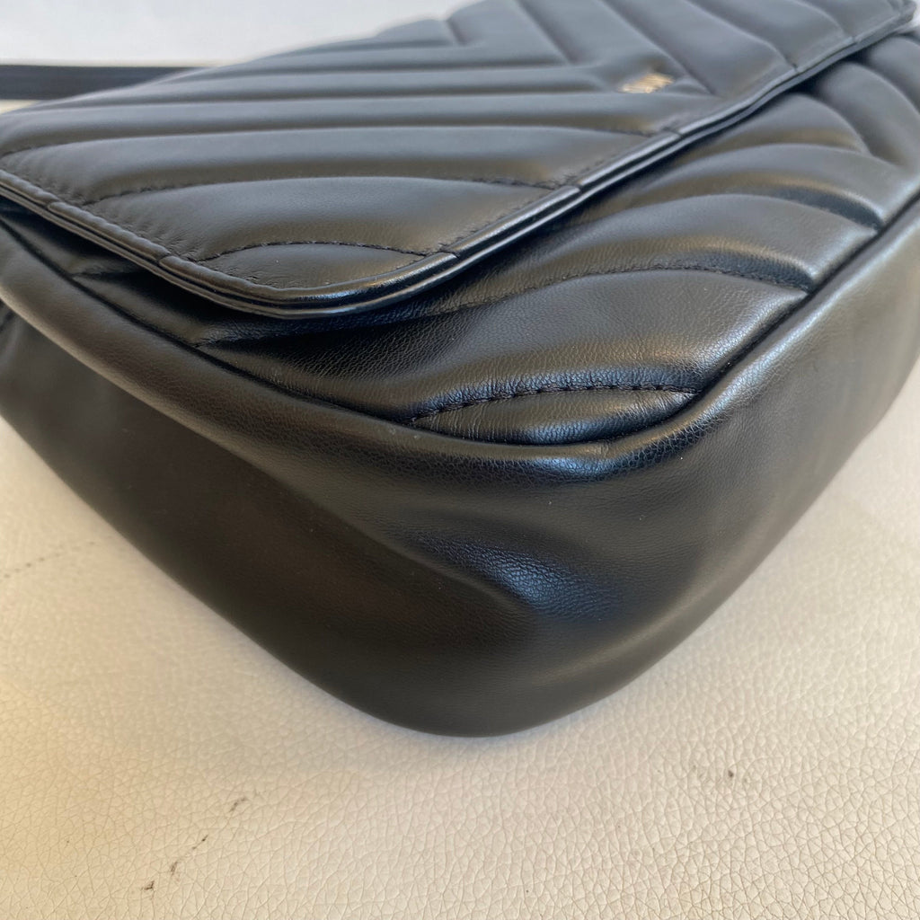 DKNY Veronica Large Chevron Quilted  Flap Chain Shoulder Bag/Crossbody in Black