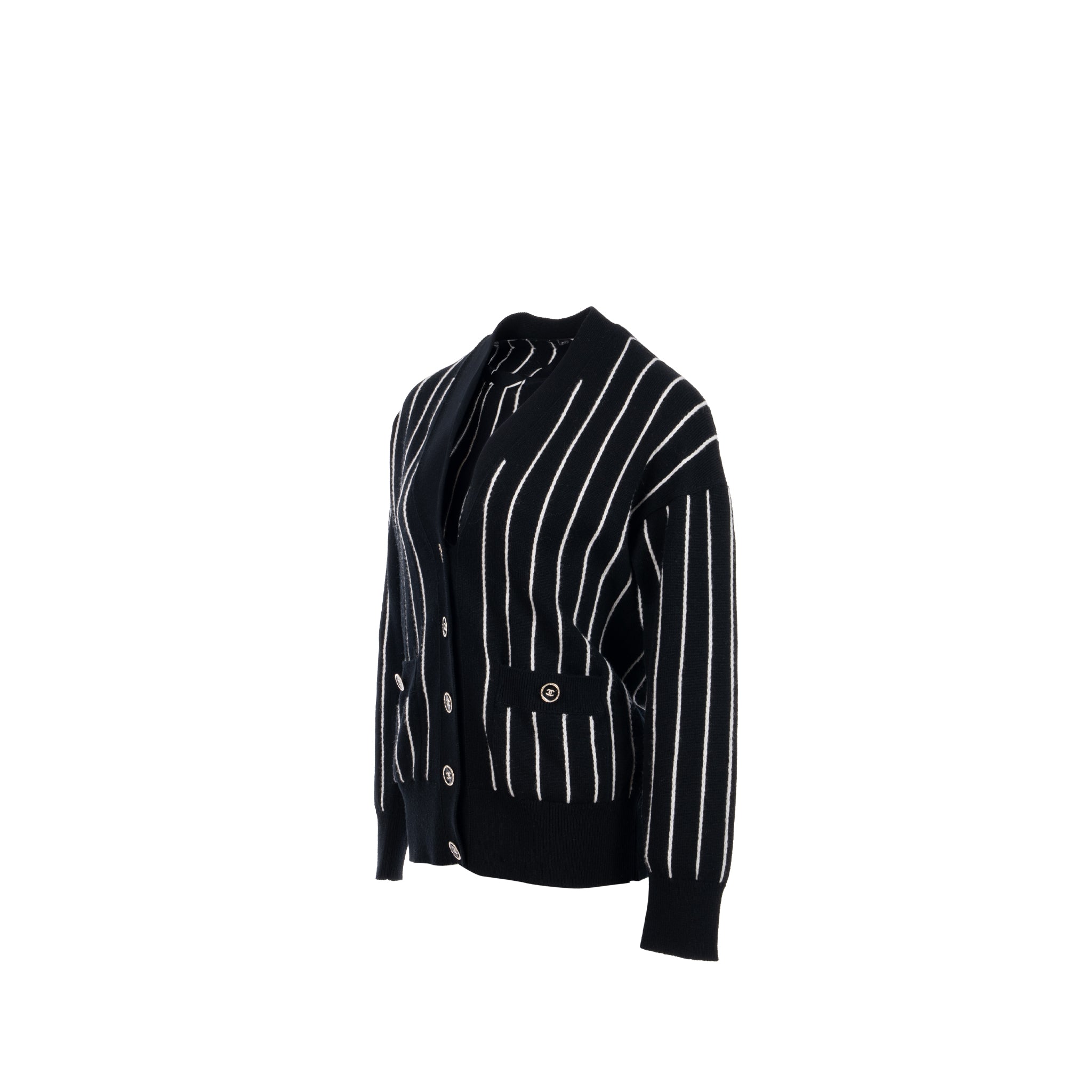 Chanel size 36 23p cardigan cashmere black/white