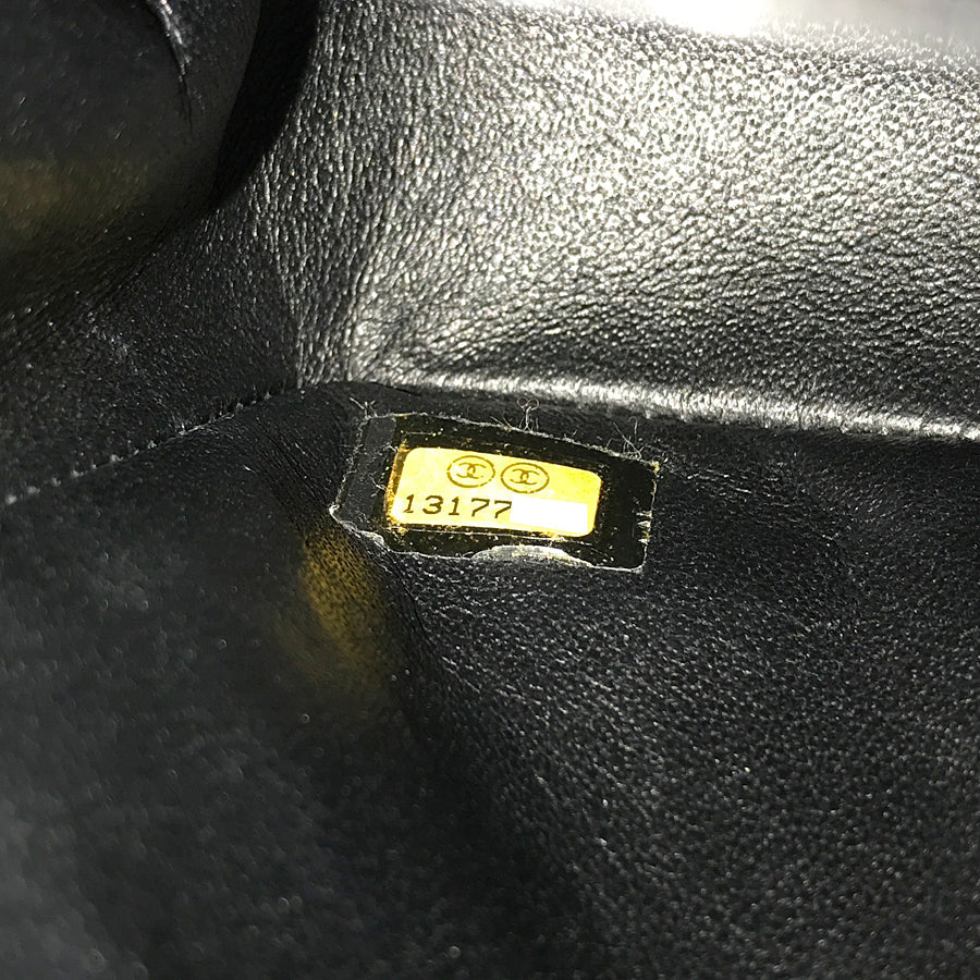 CHANEL Matelasse 25 Shoulder bag