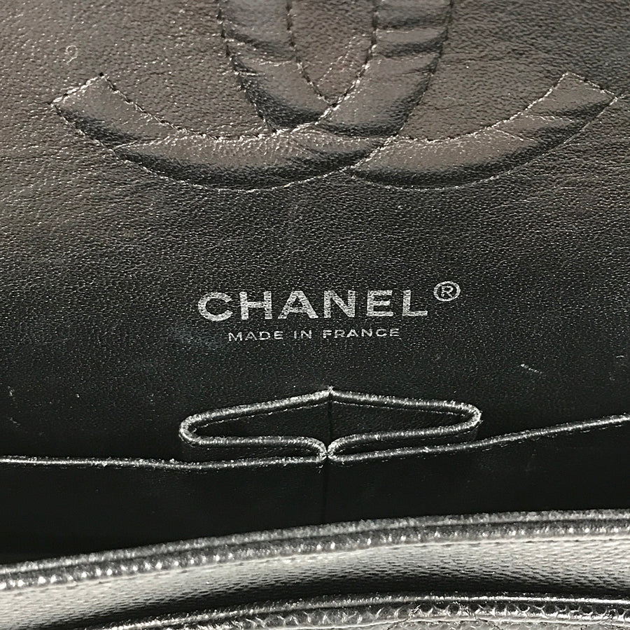 CHANEL Matelasse 25 Shoulder bag