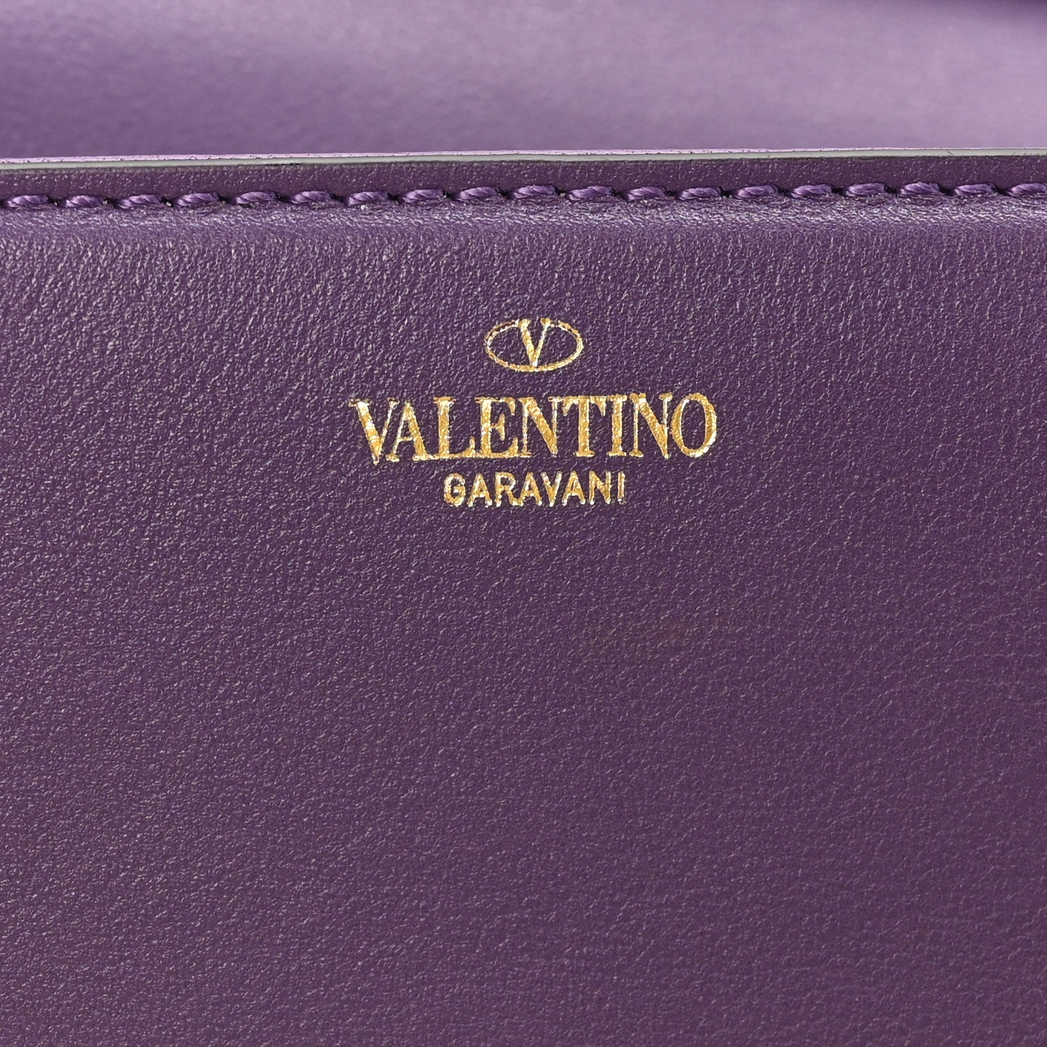 Calfskin Vlogo Loco Shoulder Bag Glicine