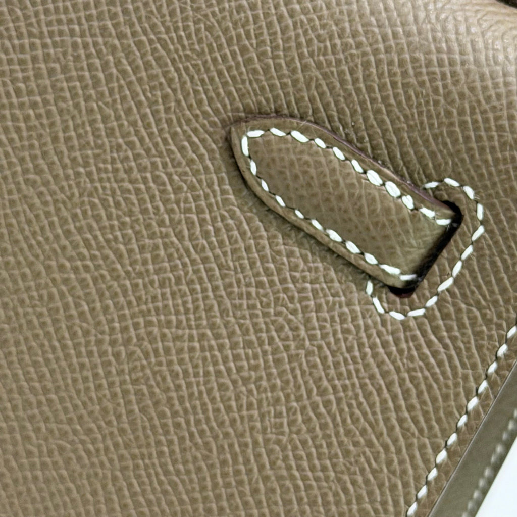 HERMES Kelly 25 Etoupe with Gold Hardware Epsom Leather (Stamp B)